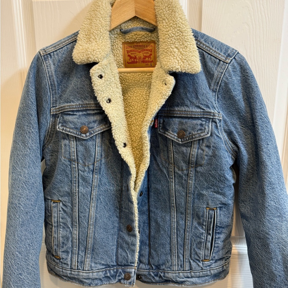 Levi's Denim Sherpa Trucker Jacket Size Small. NWOT - Picture 4 of 4